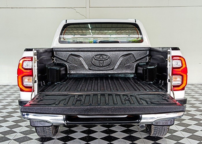 Used 8
                    TOYOTA
                     for Sale Image