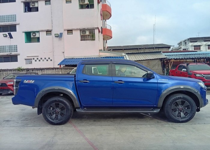 Used 1
                    ISUZU
                     for Sale Image