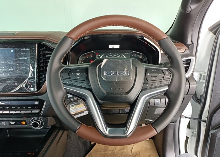 Used 1
                    ISUZU
                     for Sale Image